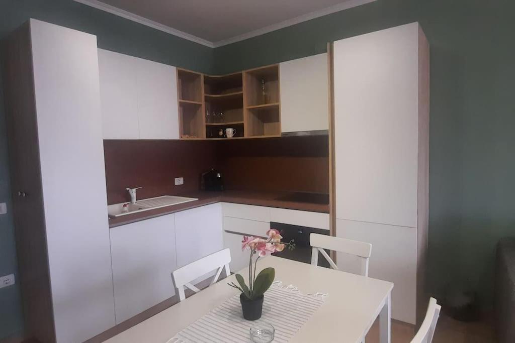 Flower Apartment 地拉那 外观 照片