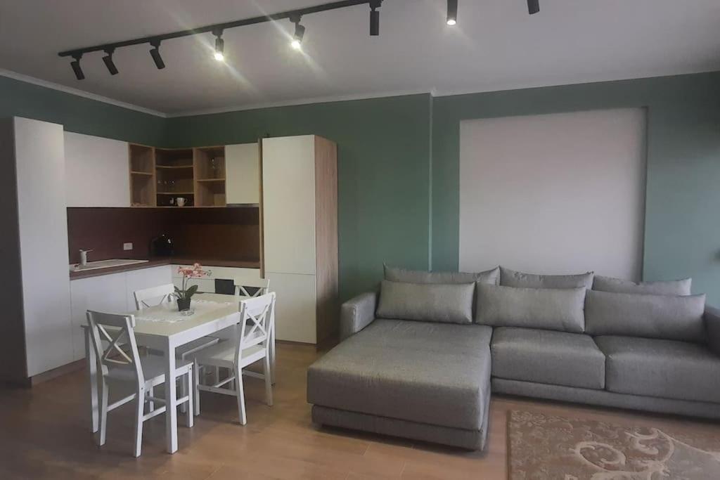 Flower Apartment 地拉那 外观 照片